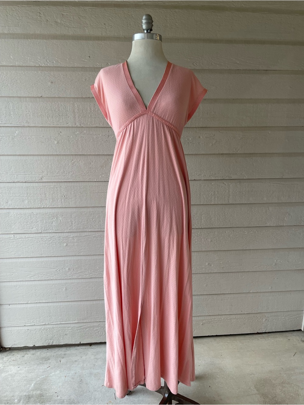Vintage Gilligan O'Malley Pink Solid Women’s Chemise Nightgown Nylon V-Neck M